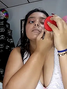 Snapshot of stefanie010 chatting on 09-10-25, 05:35 stefanie010 online show from 09-10-25, 05:35