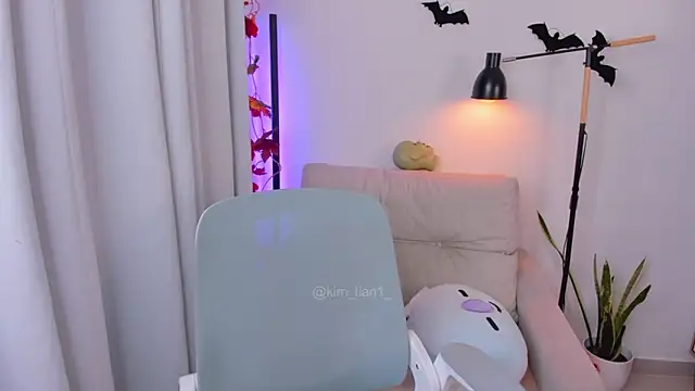 Snapshot of kim_lian21 chatting on 10-09-25, 11:52 kim lian21 online show from 10-09-25, 11:52