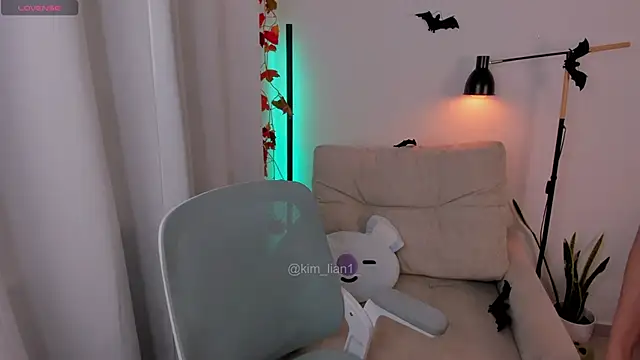 Snapshot of kim_lian21 chatting on 10-21-25, 12:50 kim lian21 online show from 10-21-25, 12:50