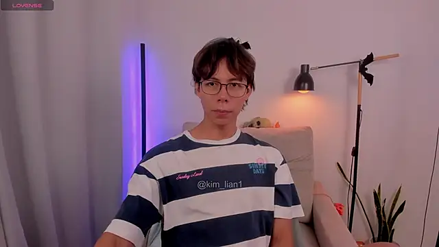 Snapshot of kim_lian21 chatting on 10-28-25, 09:57 kim lian21 online show from 10-28-25, 09:57