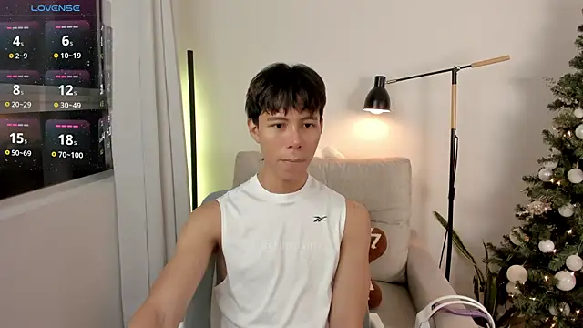 Snapshot of kim_lian21 chatting on 12-19-25, 05:14 kim lian21 online show from 12-19-25, 05:14