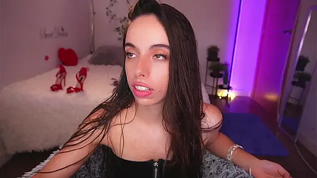 Dayna Nebula online show from 09-20-25, 12:17