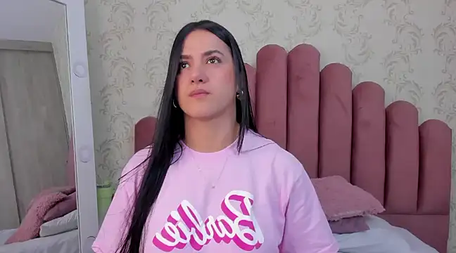 Snapshot of Bella_Fior chatting on 01-14-25, 12:54 Bella Fior online show from 01-14-25, 12:54