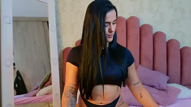 Snapshot of Bella_Fior chatting on 09-20-25, 11:17 Bella Fior online show from 09-20-25, 11:17