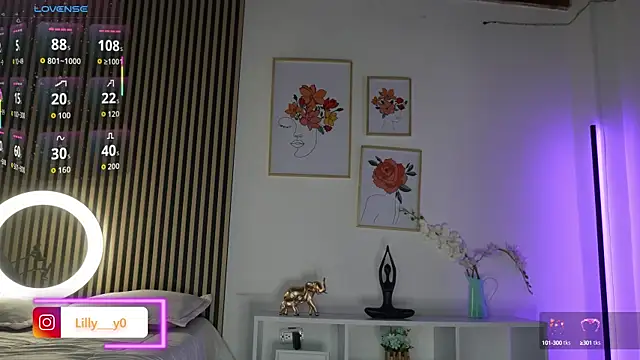 LillyDolls23 online show from 09-30-25, 12:21