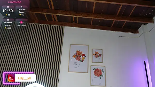 LillyDolls23 online show from 12-18-25, 12:44