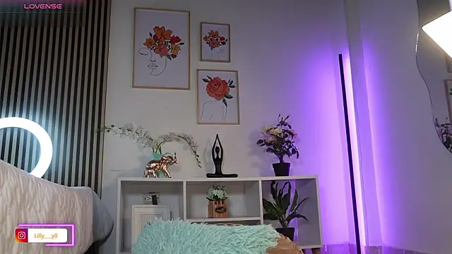 LillyDolls23 online show from 03-26-26, 01:28