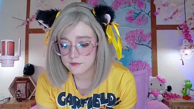 Snapshot of NaomiShimizu chatting on 03-04-25, 12:29 NaomiShimizu online show from 03-04-25, 12:29