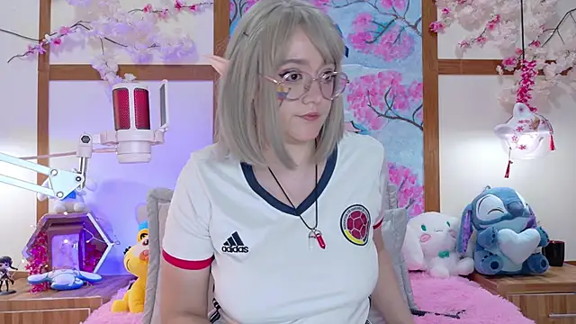 Snapshot of NaomiShimizu chatting on 03-20-25, 11:34 NaomiShimizu online show from 03-20-25, 11:34