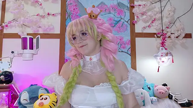 Snapshot of NaomiShimizu chatting on 03-22-25, 12:28 NaomiShimizu online show from 03-22-25, 12:28