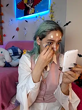 Snapshot of NaomiShimizu chatting on 10-18-25, 05:57 NaomiShimizu online show from 10-18-25, 05:57