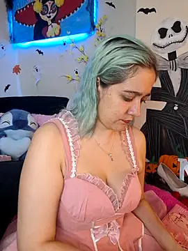 Snapshot of NaomiShimizu chatting on 10-22-25, 09:14 NaomiShimizu online show from 10-22-25, 09:14