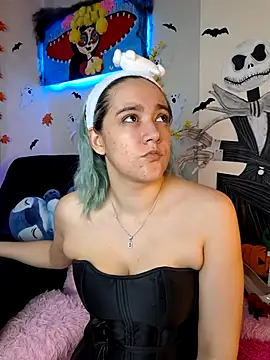 Snapshot of NaomiShimizu chatting on 10-25-25, 08:25 NaomiShimizu online show from 10-25-25, 08:25