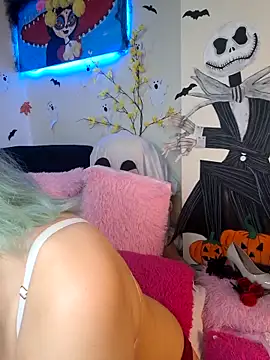 Snapshot of NaomiShimizu chatting on 10-29-25, 09:38 NaomiShimizu online show from 10-29-25, 09:38