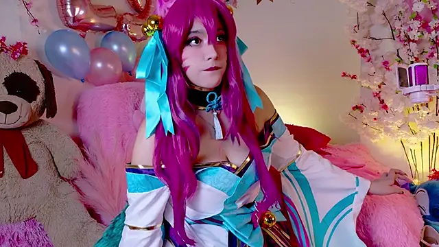 Snapshot of NaomiShimizu chatting on 11-05-25, 08:20 NaomiShimizu online show from 11-05-25, 08:20