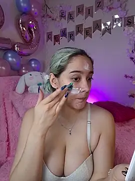 Snapshot of NaomiShimizu chatting on 11-08-25, 08:40 NaomiShimizu online show from 11-08-25, 08:40