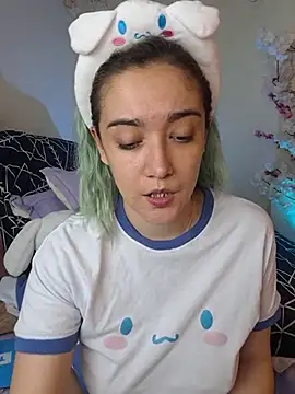 Snapshot of NaomiShimizu chatting on 11-13-25, 08:52 NaomiShimizu online show from 11-13-25, 08:52