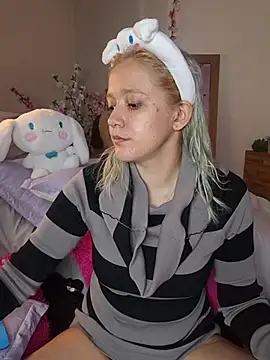 Snapshot of NaomiShimizu chatting on 11-20-25, 09:36 NaomiShimizu online show from 11-20-25, 09:36