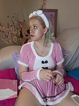 Snapshot of NaomiShimizu chatting on 11-21-25, 09:24 NaomiShimizu online show from 11-21-25, 09:24