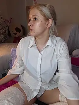 Snapshot of NaomiShimizu chatting on 11-23-25, 09:36 NaomiShimizu online show from 11-23-25, 09:36