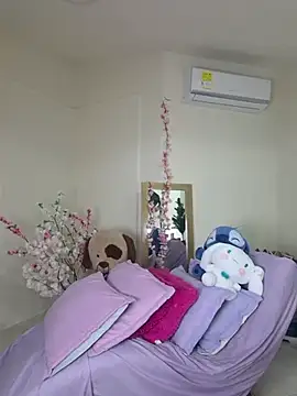 Snapshot of NaomiShimizu chatting on 11-26-25, 09:49 NaomiShimizu online show from 11-26-25, 09:49