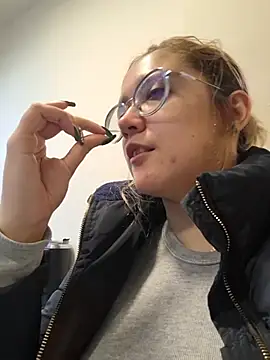 NaomiShimizu online show from 04-15-26, 05:20