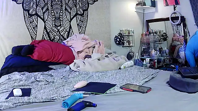 Snapshot of Obi-Spun-Kenobi chatting on 01-16-25, 11:06 Obi-Spun-Kenobi online show from 01-16-25, 11:06