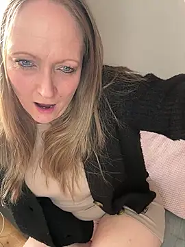 HoneyBluex online show from 02-03-25, 01:08