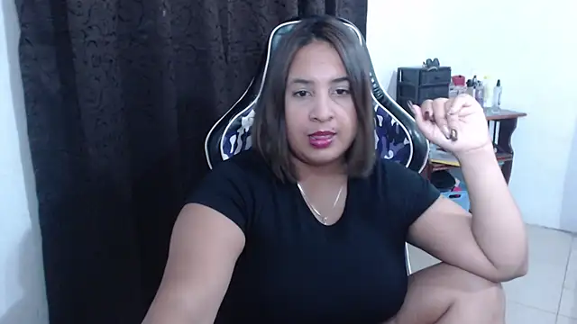 Snapshot of KathyHardcore69 chatting on 01-06-26, 03:43 KathyHardcore69 online show from 01-06-26, 03:43