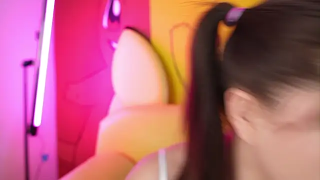 miss  pamela online show from 03-25-26, 11:05