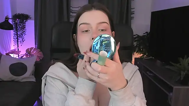 CoralineKeyns online show from 03-04-25, 05:11