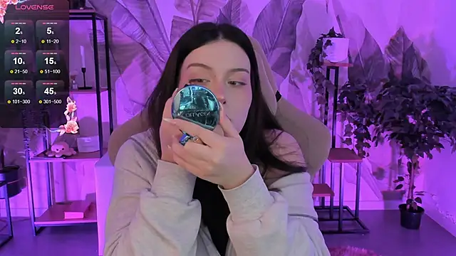 CoralineKeyns online show from 09-13-25, 05:18