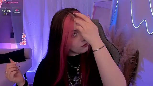 CoralineKeyns online show from 06-05-26, 05:36