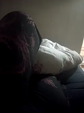 Snapshot of sevinc939 chatting on 02-28-25, 07:15 sevinc939 online show from 02-28-25, 07:15