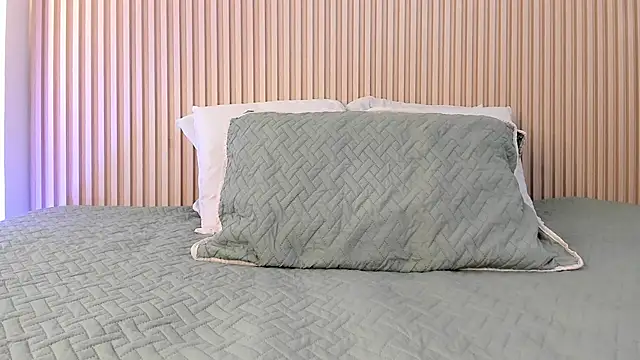 daiana curly online show from 10-08-25, 07:33