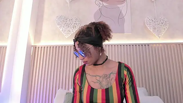 daiana curly online show from 10-26-25, 08:37