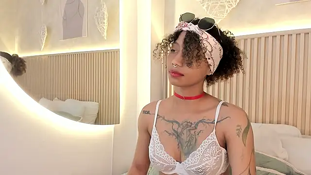 daiana curly online show from 03-24-26, 07:52