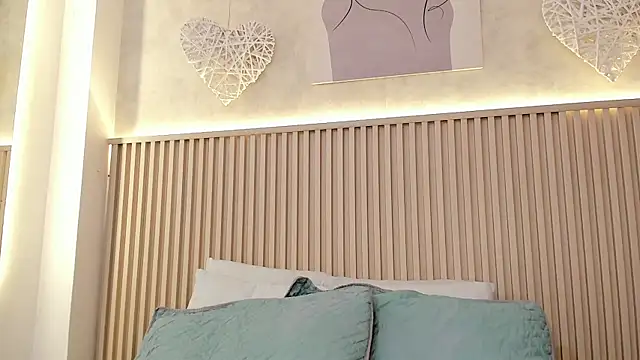 daiana curly online show from 04-17-26, 08:23