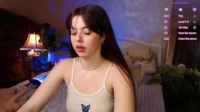 Snapshot of JulieHeets chatting on 01-04-25, 07:34 JulieHeets online show from 01-04-25, 07:34