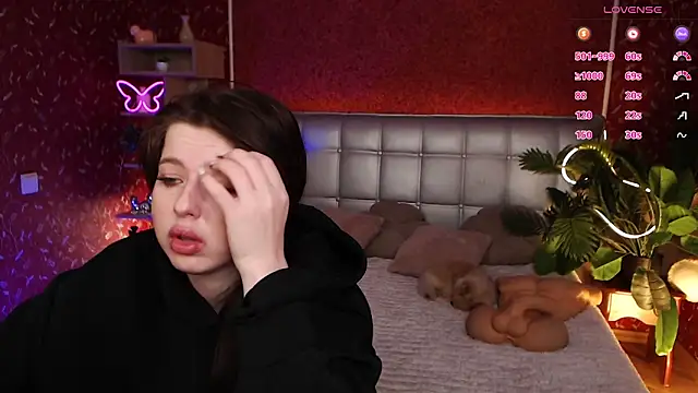 Snapshot of JulieHeets chatting on 01-24-25, 08:44 JulieHeets online show from 01-24-25, 08:44