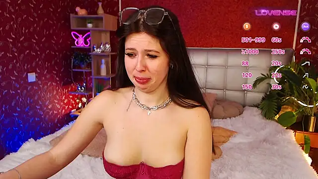 Snapshot of JulieHeets chatting on 02-15-25, 11:28 JulieHeets online show from 02-15-25, 11:28