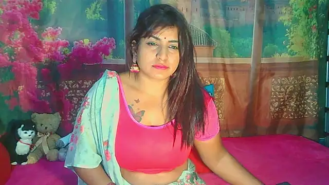 Snapshot of RoyalIndianCreamPuff chatting on 05-30-26, 06:49 RoyalIndianCreamPuff online show from 05-30-26, 06:49