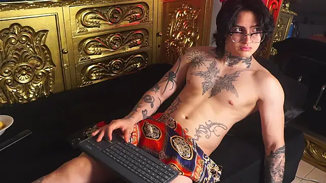 Snapshot of dantecoppolaa_ chatting on 12-19-24, 04:24 dantecoppolaa online show from 12-19-24, 04:24