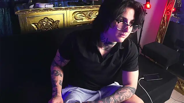 Snapshot of dantecoppolaa_ chatting on 12-20-24, 04:14 dantecoppolaa online show from 12-20-24, 04:14