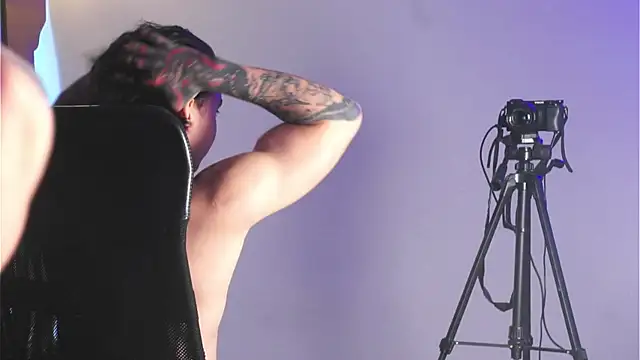 Snapshot of dantecoppolaa_ chatting on 12-23-24, 07:20 dantecoppolaa online show from 12-23-24, 07:20