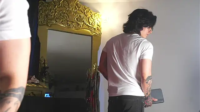 Snapshot of dantecoppolaa_ chatting on 12-29-24, 10:03 dantecoppolaa online show from 12-29-24, 10:03