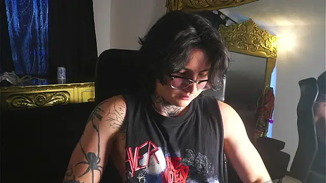 Snapshot of dantecoppolaa_ chatting on 12-31-24, 07:18 dantecoppolaa online show from 12-31-24, 07:18