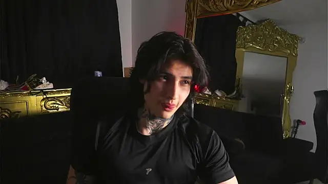 Snapshot of dantecoppolaa_ chatting on 01-15-25, 11:51 dantecoppolaa online show from 01-15-25, 11:51