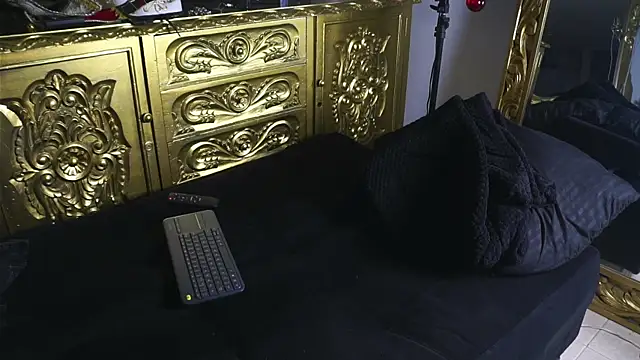 Snapshot of dantecoppolaa_ chatting on 01-16-25, 11:48 dantecoppolaa online show from 01-16-25, 11:48