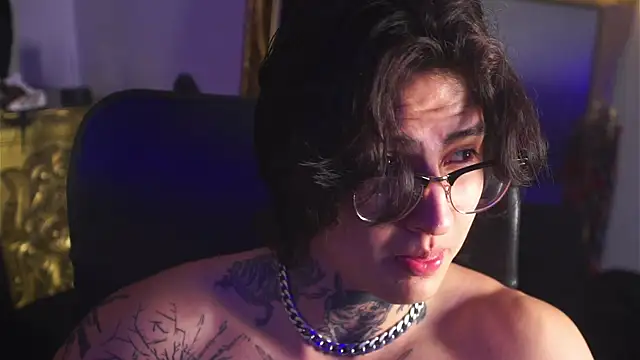 Snapshot of dantecoppolaa_ chatting on 02-18-25, 03:10 dantecoppolaa online show from 02-18-25, 03:10